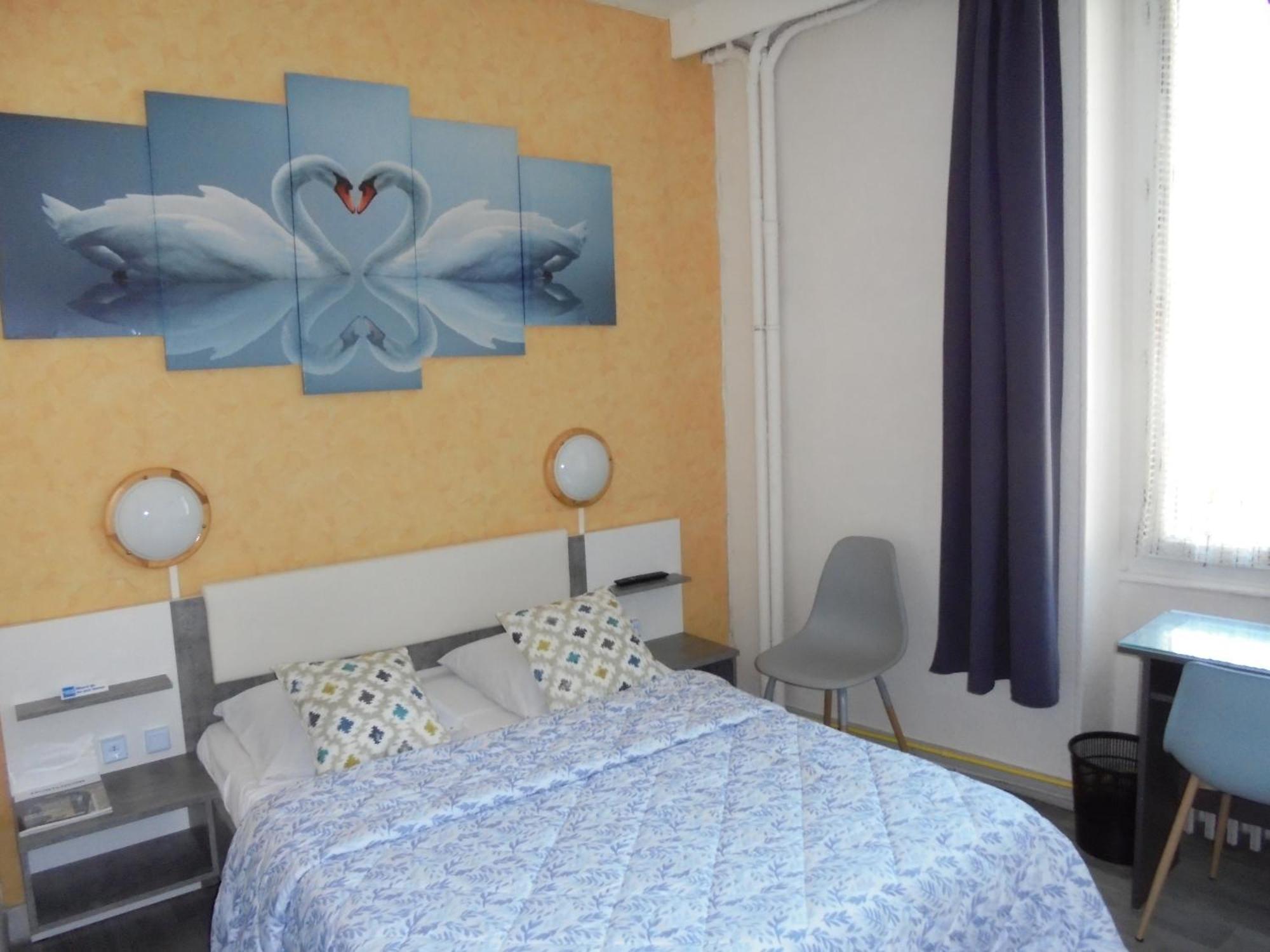 Hotel De La Gare Montluçon Dış mekan fotoğraf