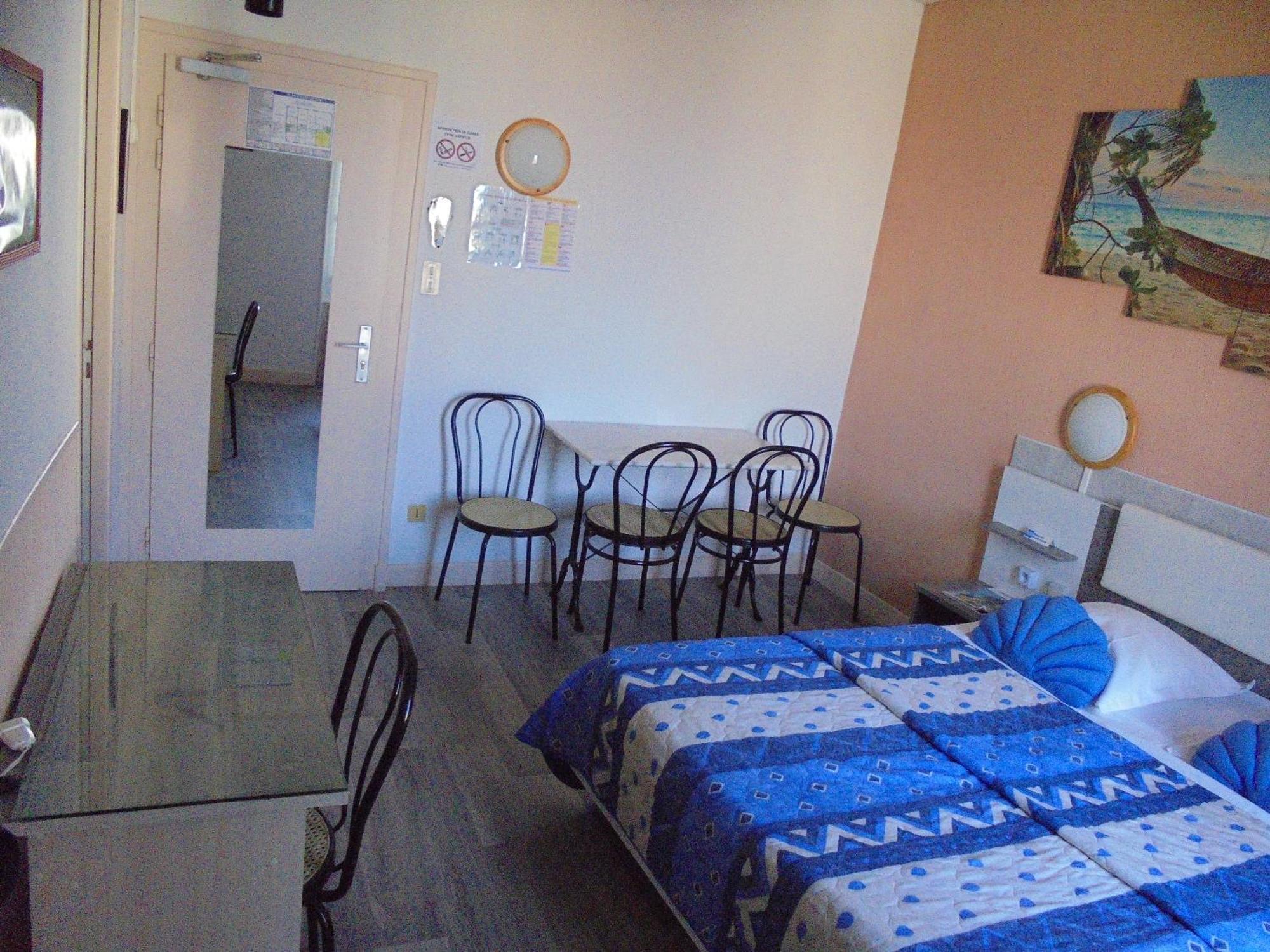 Hotel De La Gare Montluçon Dış mekan fotoğraf